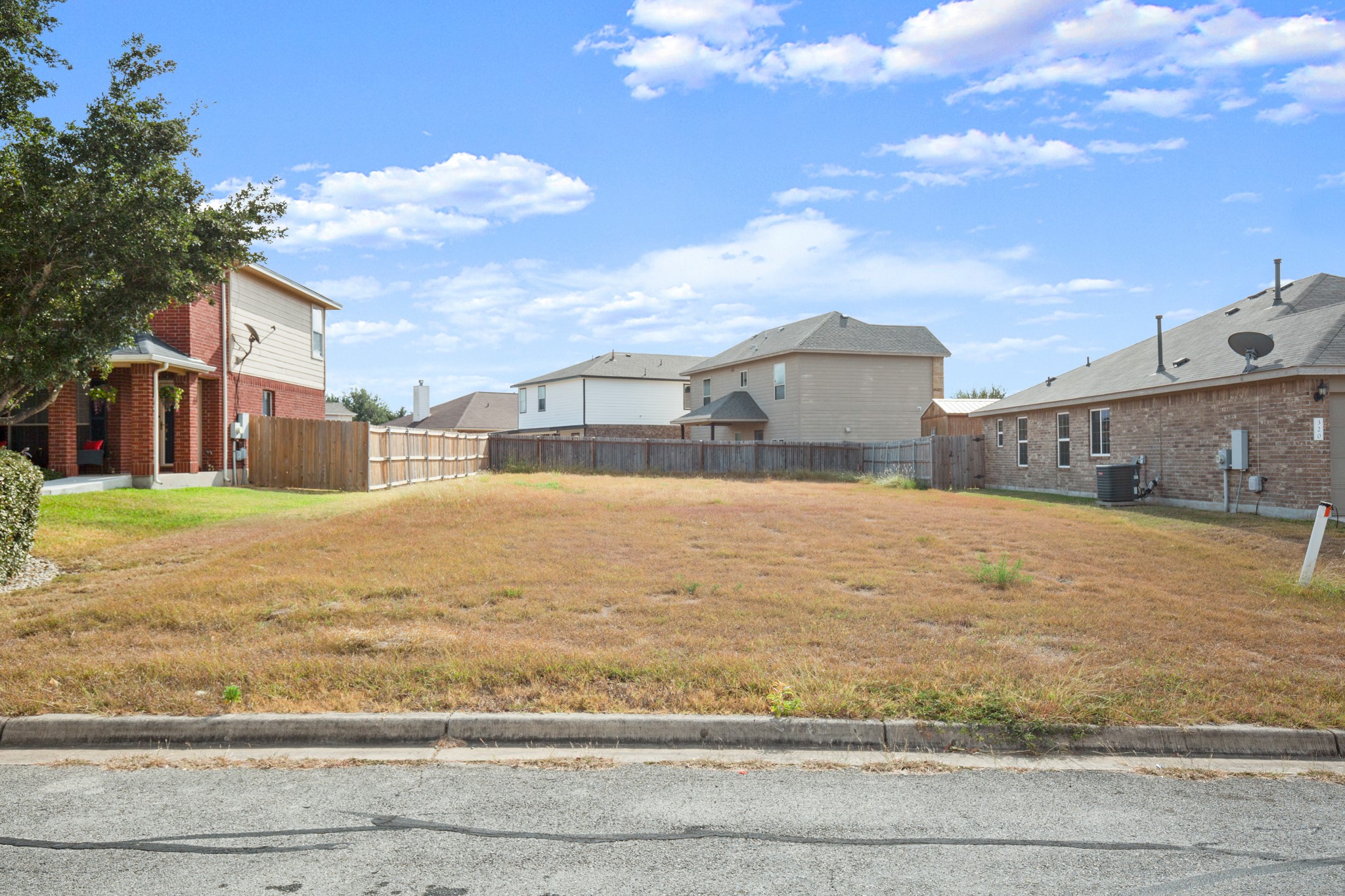 406 Gettysburg Loop Elgin, TX 78621 - Photo 6 of 8
