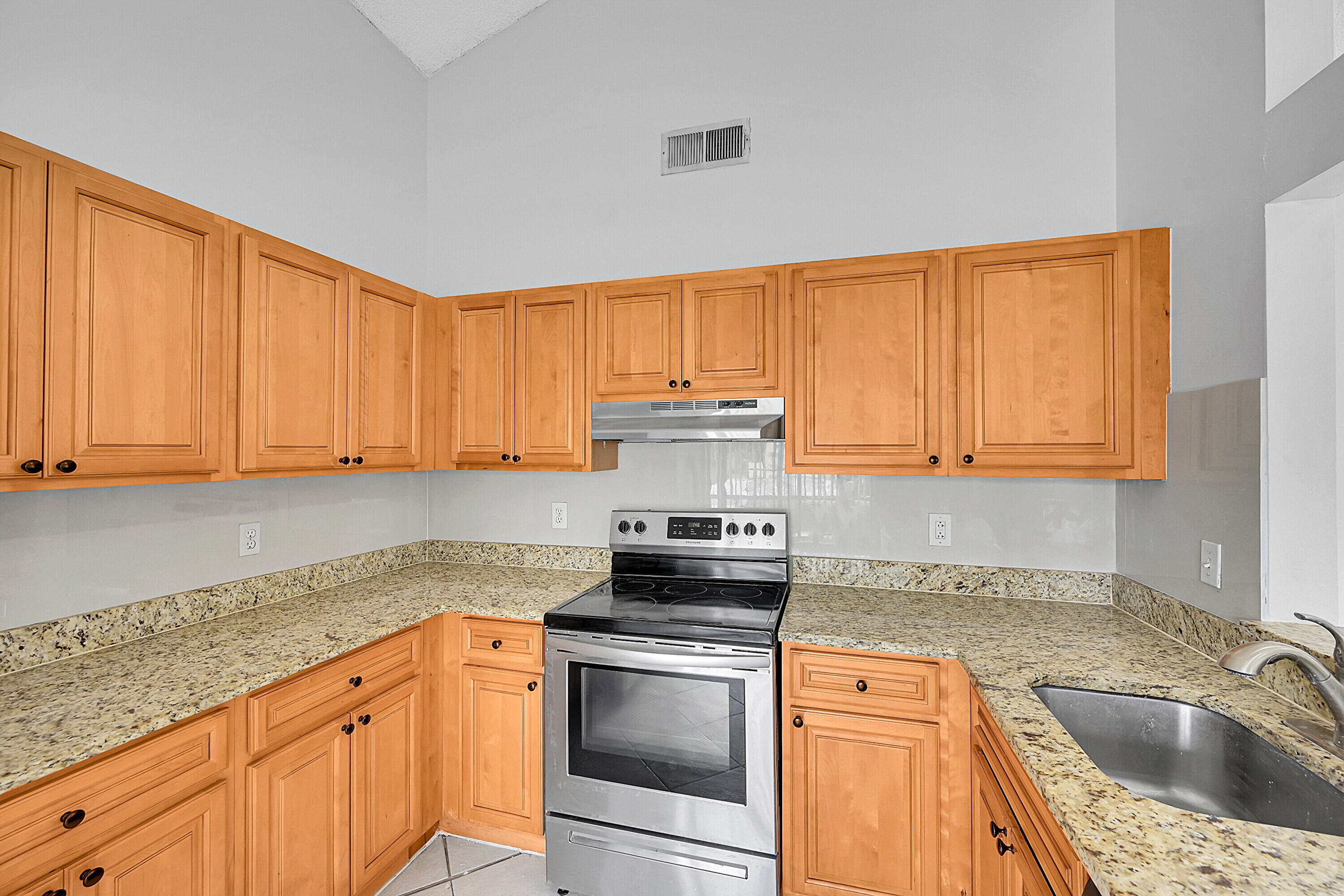 8403 Garden Gate Place Boca Raton, FL 33433 - Photo 13 of 28 13_0 (12)