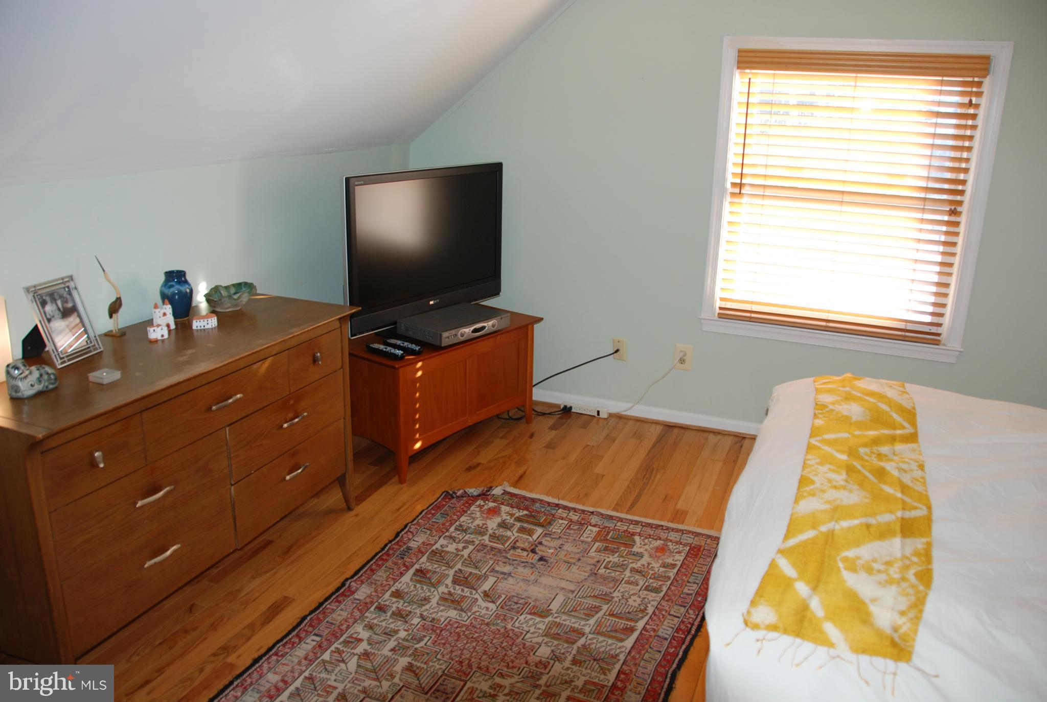 8736 Ridge Road Bethesda, MD 20817 - Photo 16 of 27 Bedroom (Master)