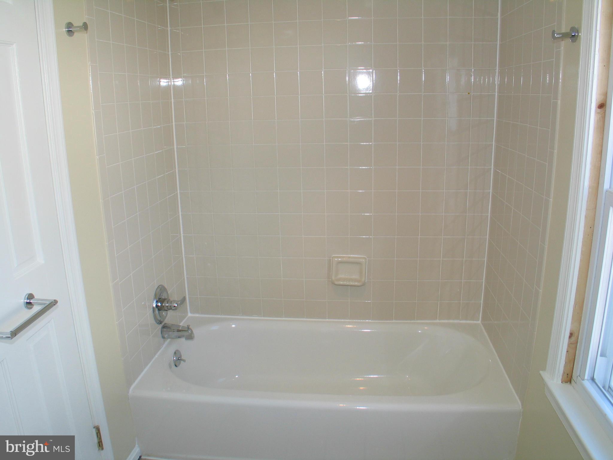 8736 Ridge Road Bethesda, MD 20817 - Photo 18 of 27 Bath
