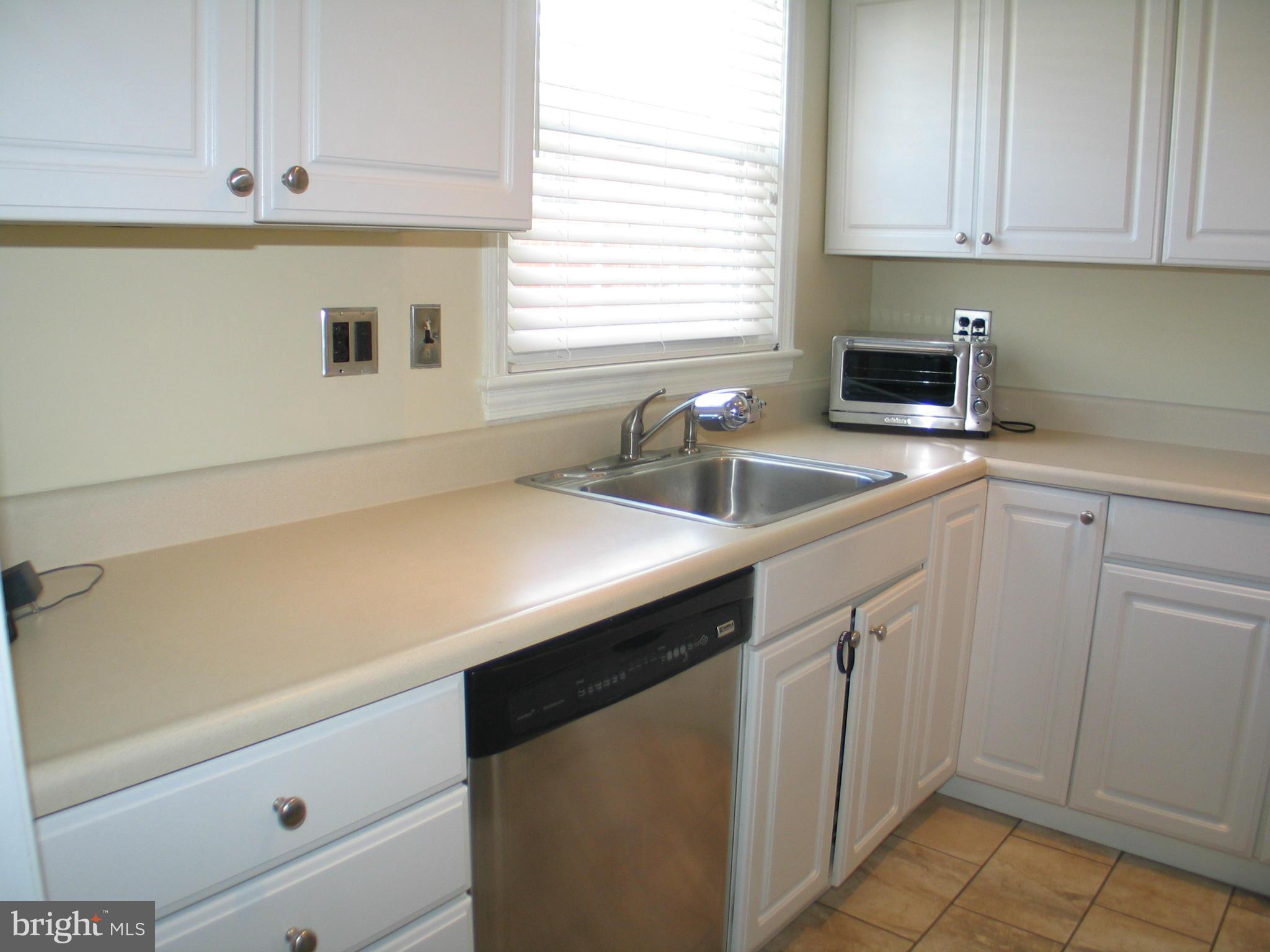 8736 Ridge Road Bethesda, MD 20817 - Photo 4 of 27 Kitchen