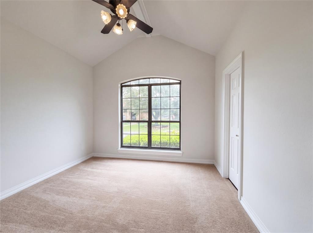 2405 Castle Rock Road Arlington, TX 76006 - Photo 4 of 28