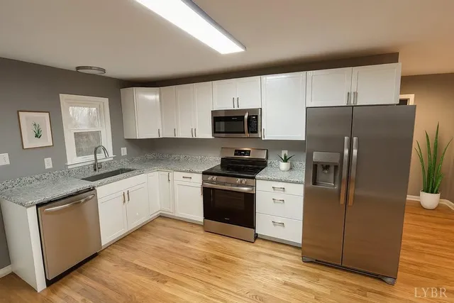 $1,500 | 251 Lakeview Drive, Unit A, Madison Heights, VA 24572