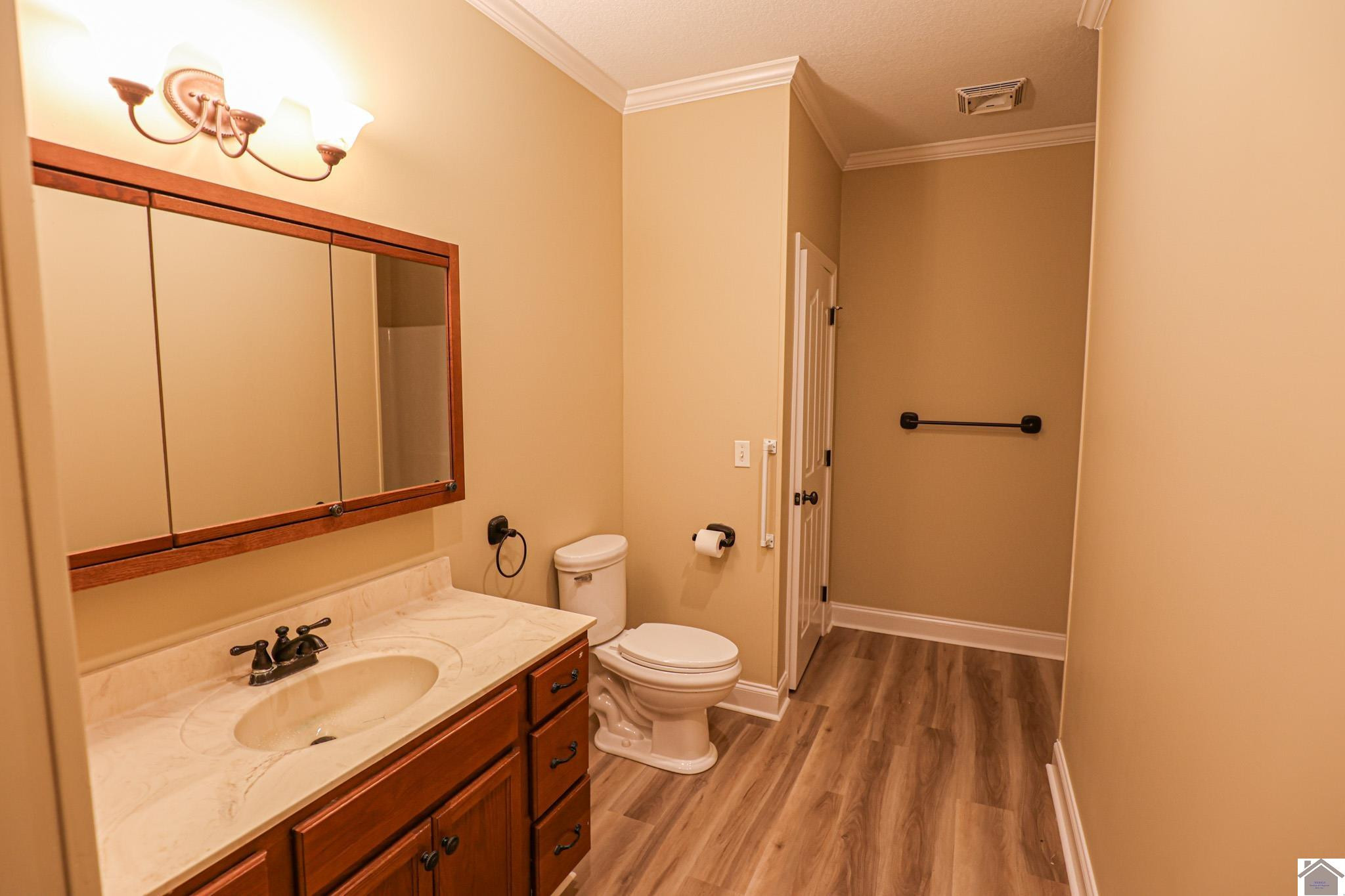4182 Blandville Road Wickliffe, KY 42087 - Photo 30 of 47 Bathroom