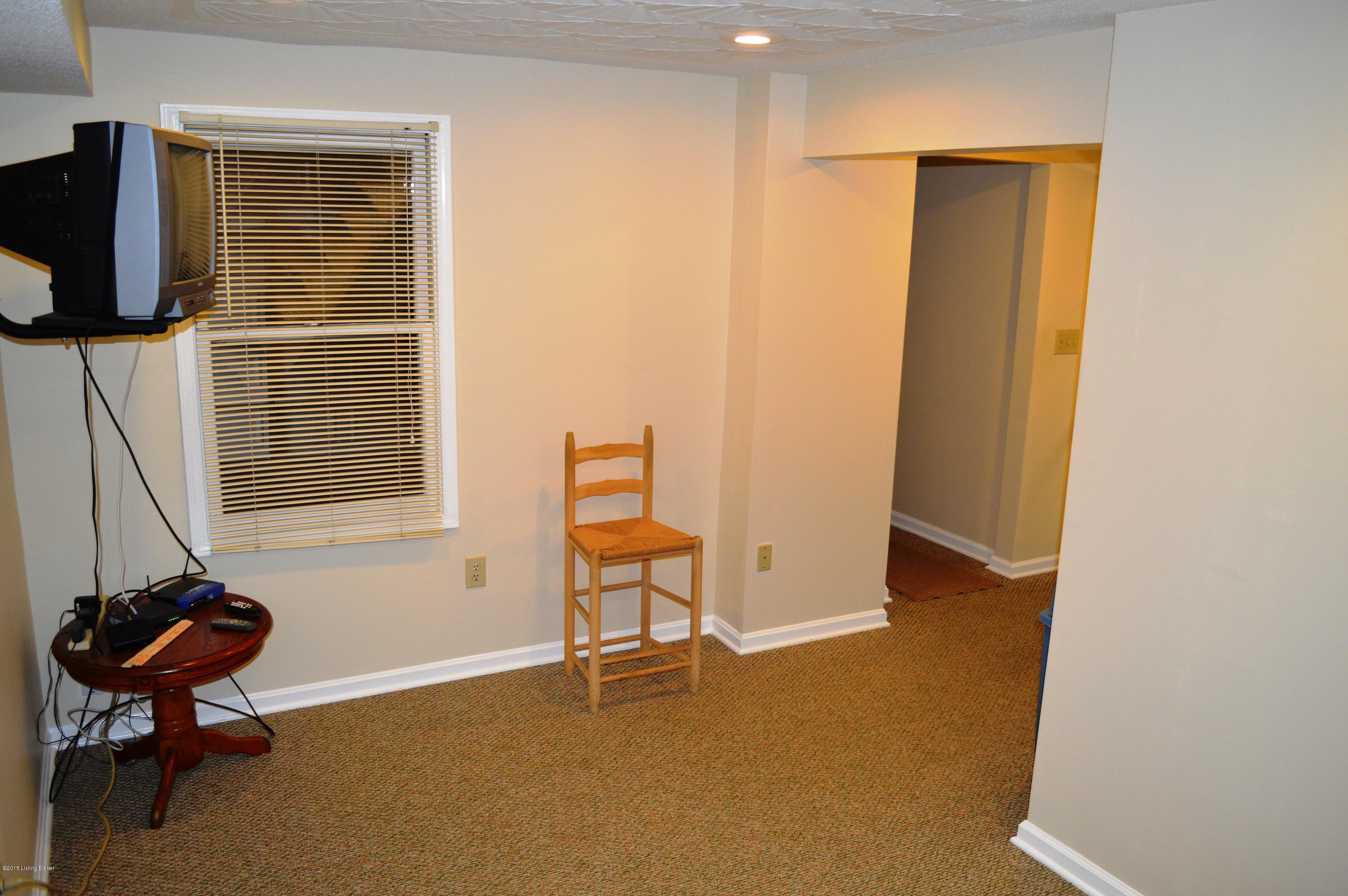 7121 Manslick Road Louisville, KY 40214 - Photo 27 of 37 DSC_0639