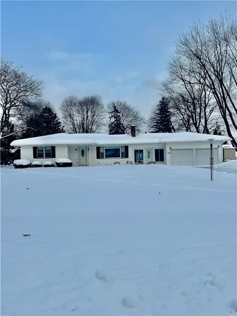 $270,000 | 33 Wedgewood Drive, Gates, NY 14624