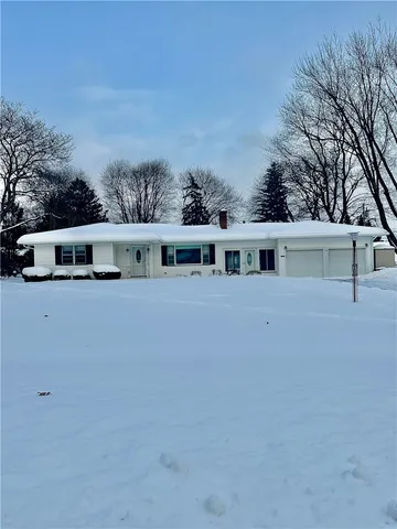 $179,900 | 33 Wedgewood Drive, Gates, NY 14624