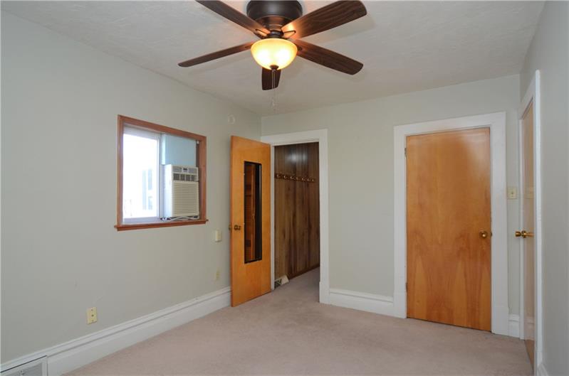 608 California Avenue Rochester, PA 15074 - Photo 4 of 20