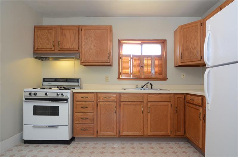 608 California Avenue Rochester, PA 15074 - Photo 7 of 20