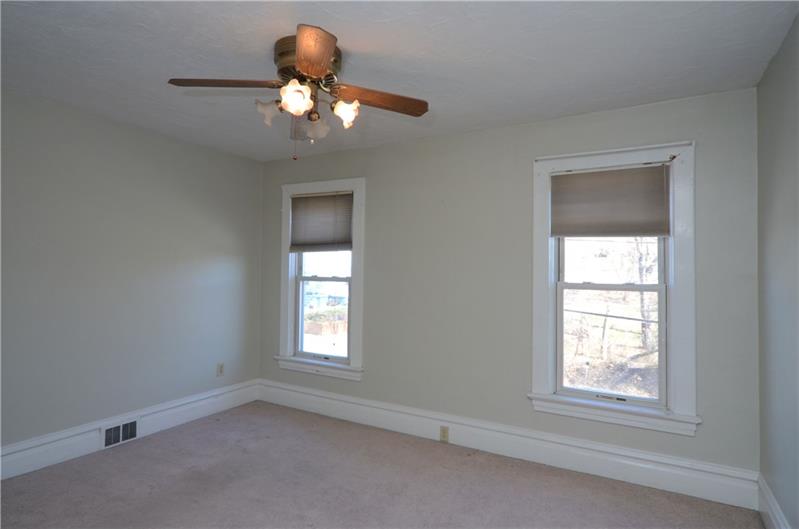 608 California Avenue Rochester, PA 15074 - Photo 9 of 20