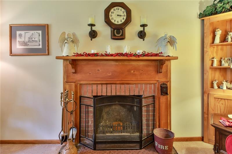 535 A Sangree Road Pittsburgh, PA 15237 - Photo 4 of 18