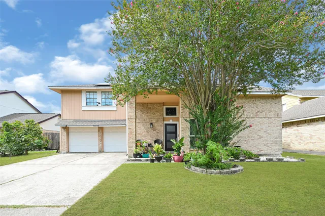 $275,000 | 5638 Fairview Forest Drive, Houston, TX 77088