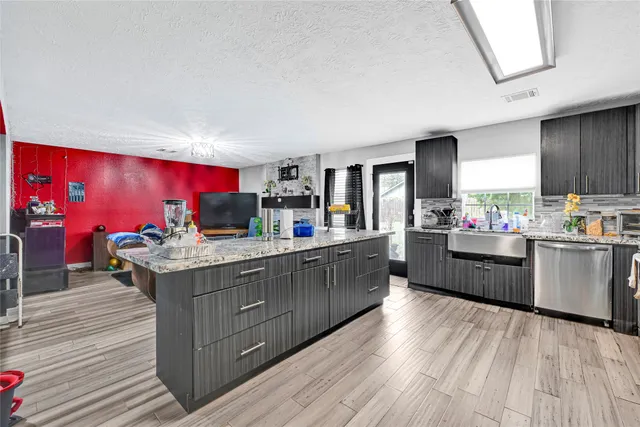 $275,000 | 5638 Fairview Forest Drive, Houston, TX 77088