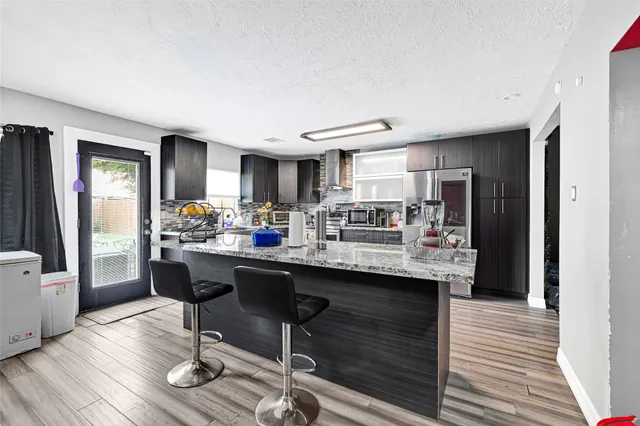 $275,000 | 5638 Fairview Forest Drive, Houston, TX 77088