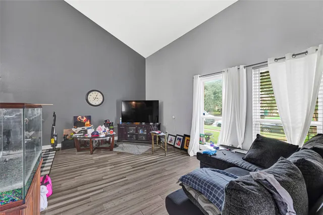 $275,000 | 5638 Fairview Forest Drive, Houston, TX 77088