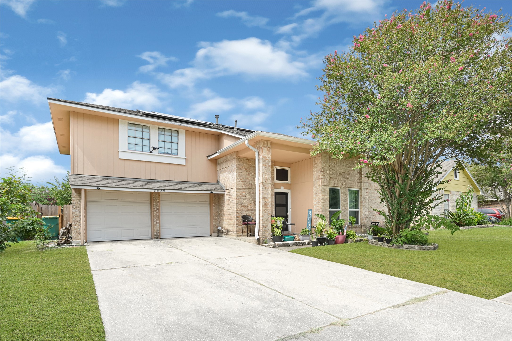 5638 Fairview Forest Drive Houston, TX 77088 - Photo 2 of 49