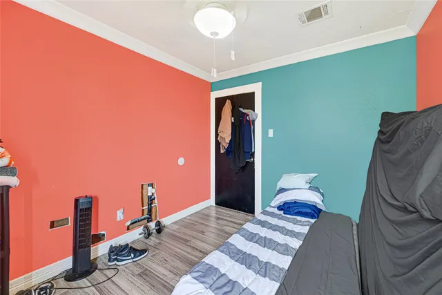 $275,000 | 5638 Fairview Forest Drive, Houston, TX 77088