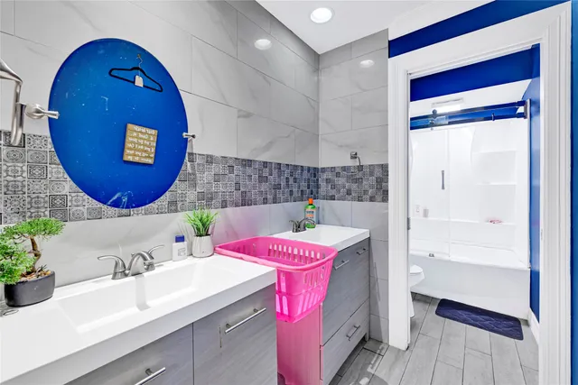 $275,000 | 5638 Fairview Forest Drive, Houston, TX 77088