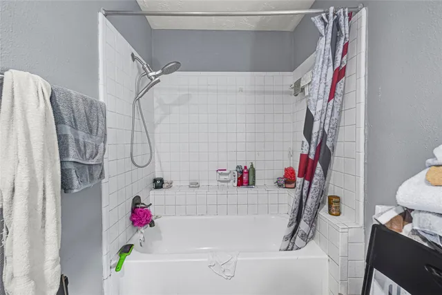 $275,000 | 5638 Fairview Forest Drive, Houston, TX 77088