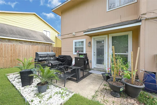 $275,000 | 5638 Fairview Forest Drive, Houston, TX 77088