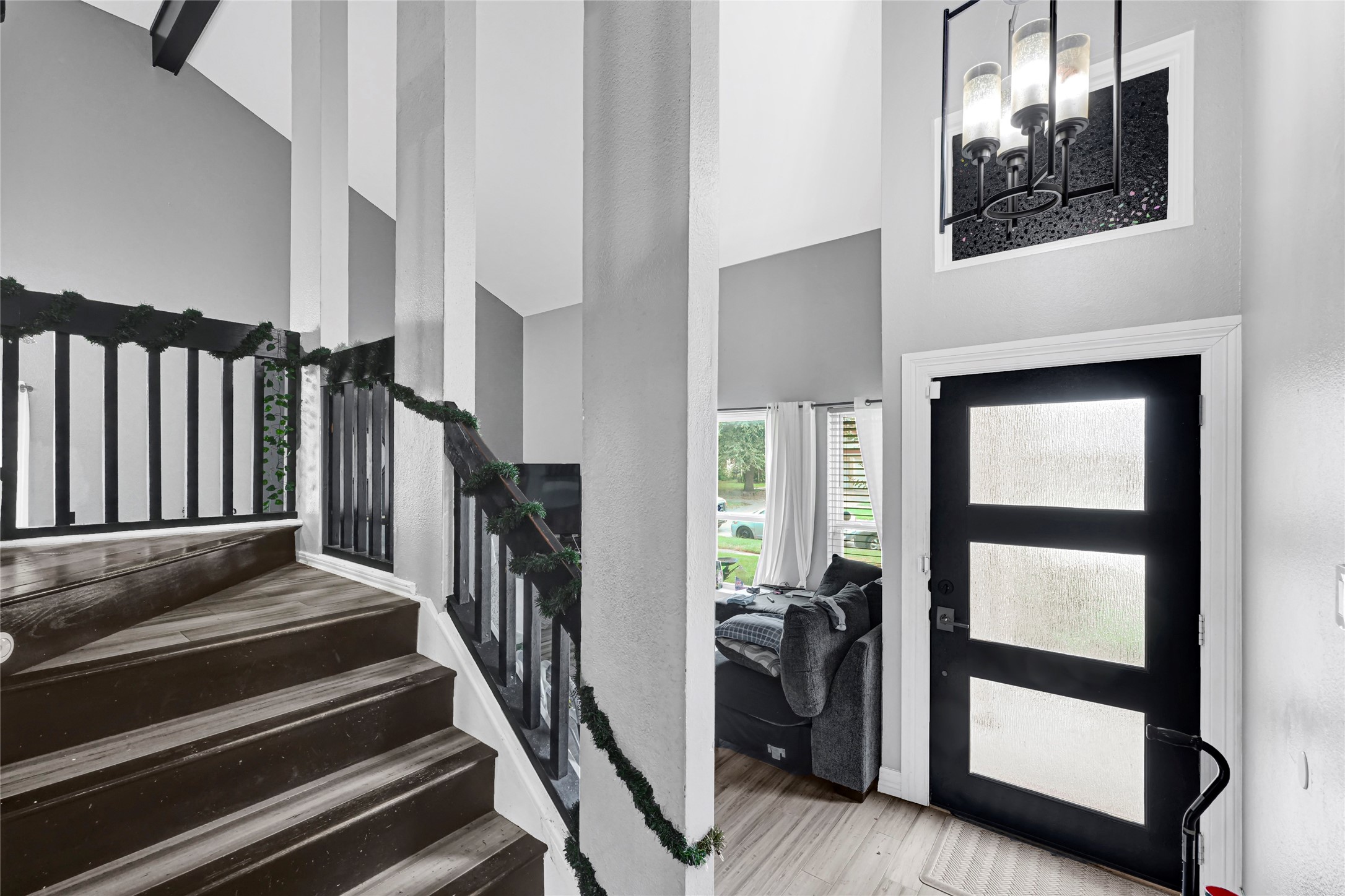 5638 Fairview Forest Drive Houston, TX 77088 - Photo 5 of 49