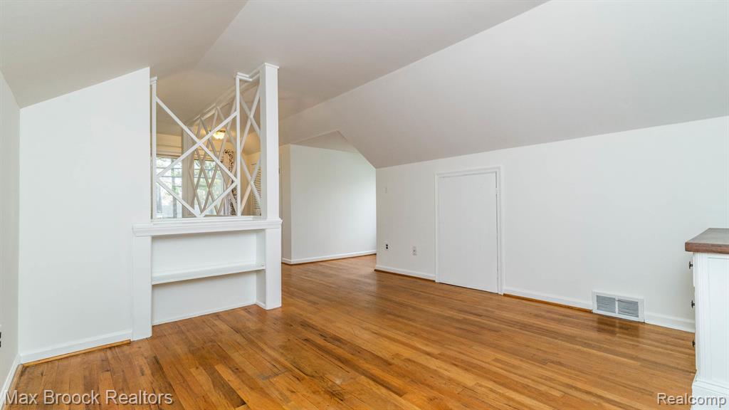 2602 Trafford Road Royal Oak, MI 48073 - Photo 17 of 26