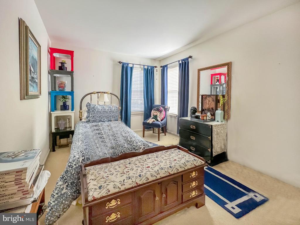 201 Raintree Crossing Hatfield, PA 19440 - Photo 27 of 46 a living room with furniture