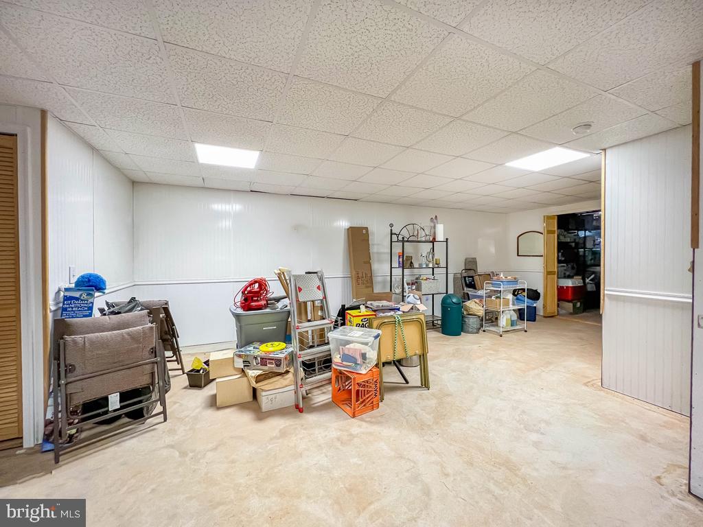 201 Raintree Crossing Hatfield, PA 19440 - Photo 39 of 46 a living room with furniture and a flat screen tv