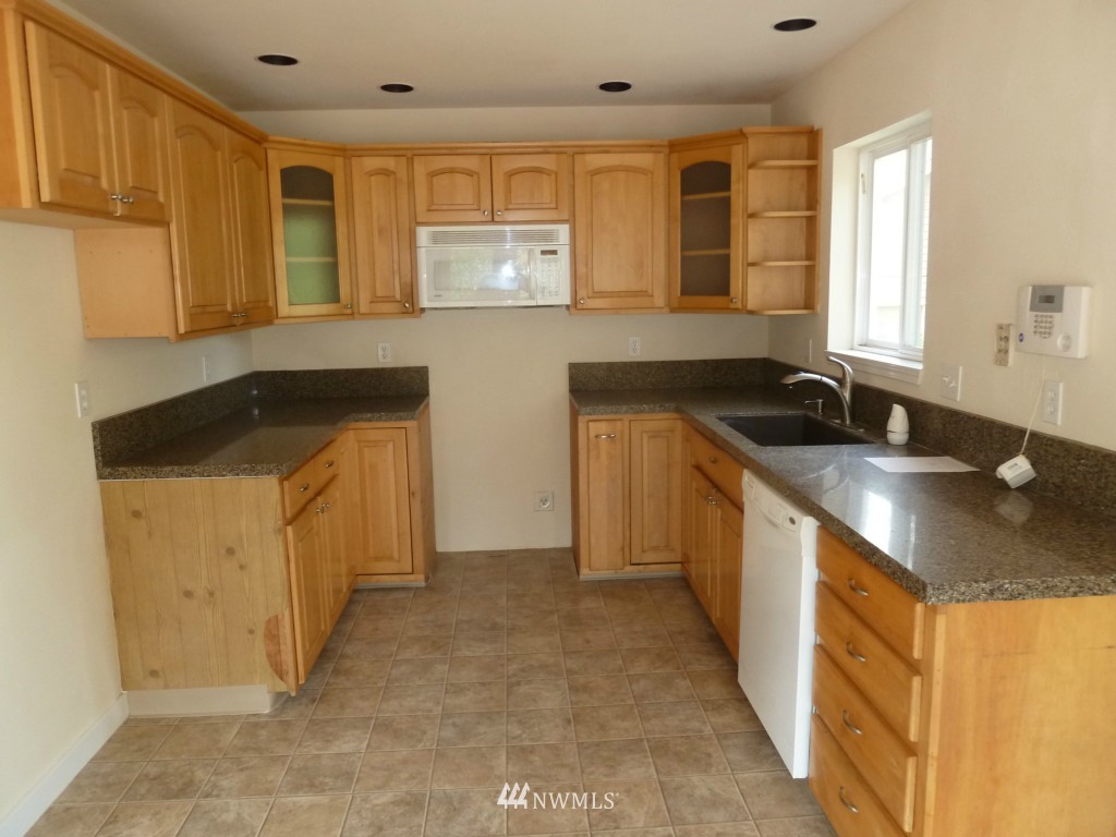 8313 Robe Menzel Road Granite Falls, WA 98252 - Photo 4 of 23