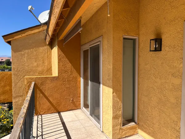 $300,000 | 48255 Monroe Street, Unit 5, Indio, CA 92201