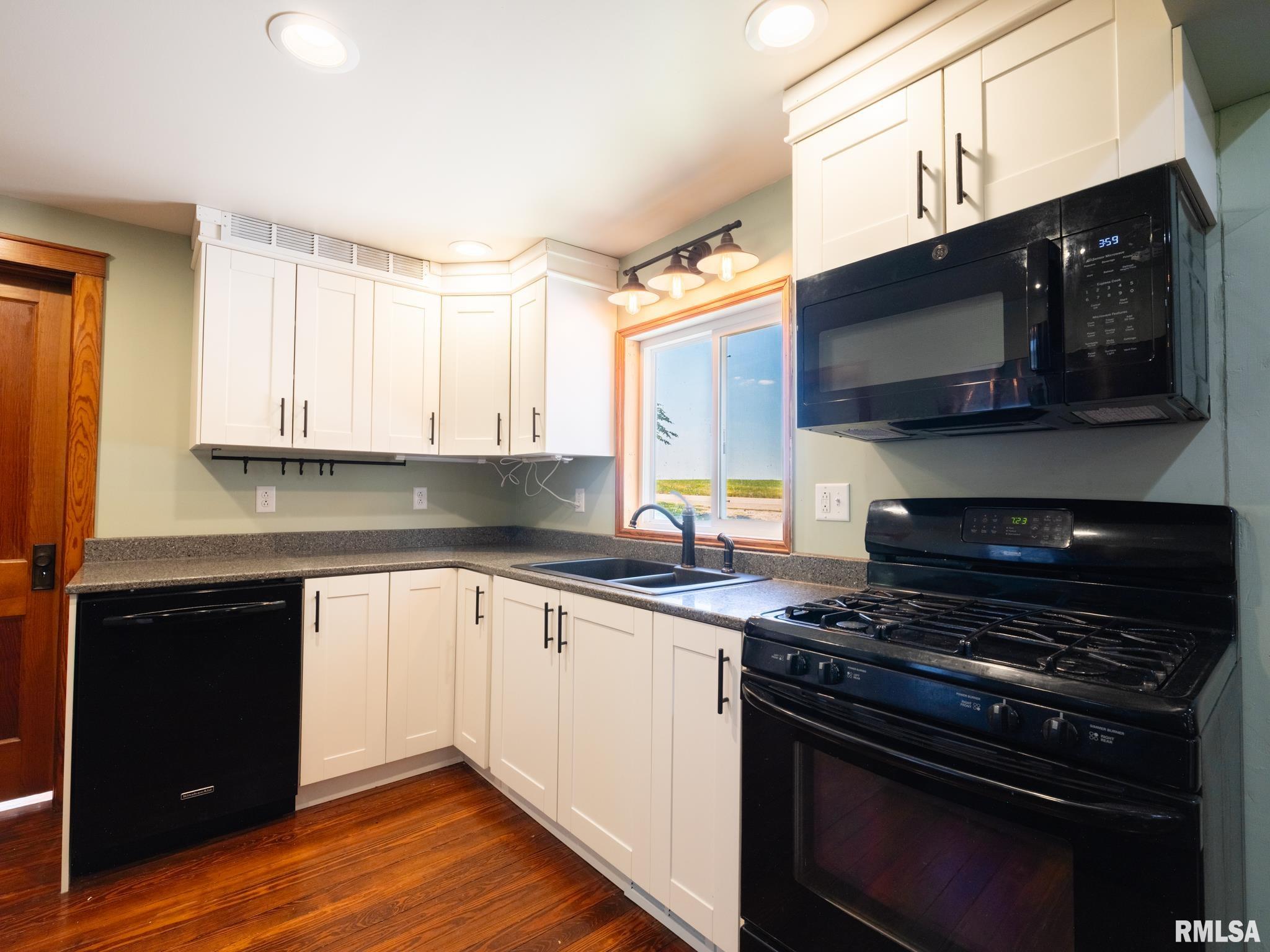 28135 Allentown Road Tremont, IL 61568 - Photo 6 of 46