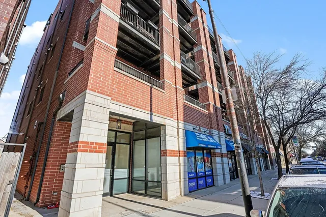 $3,700 | 2222 West Belmont Avenue, Unit 401, Chicago, IL 60618