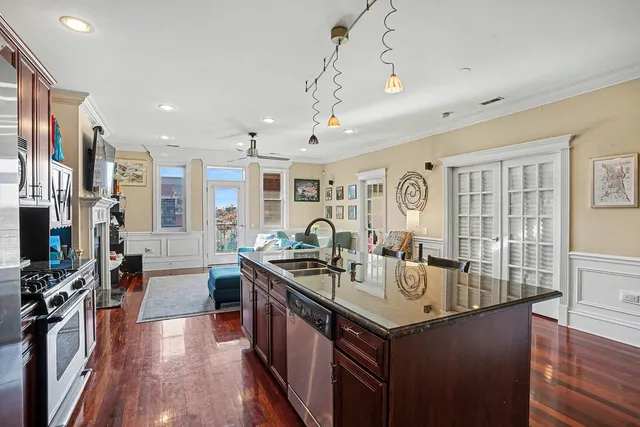 $3,700 | 2222 West Belmont Avenue, Unit 401, Chicago, IL 60618