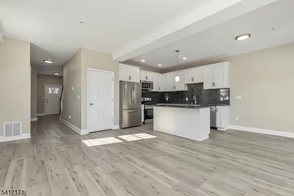 $4,000 | 158 North Auten Avenue, Somerville, NJ 08876