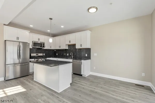 $4,000 | 158 North Auten Avenue, Somerville, NJ 08876