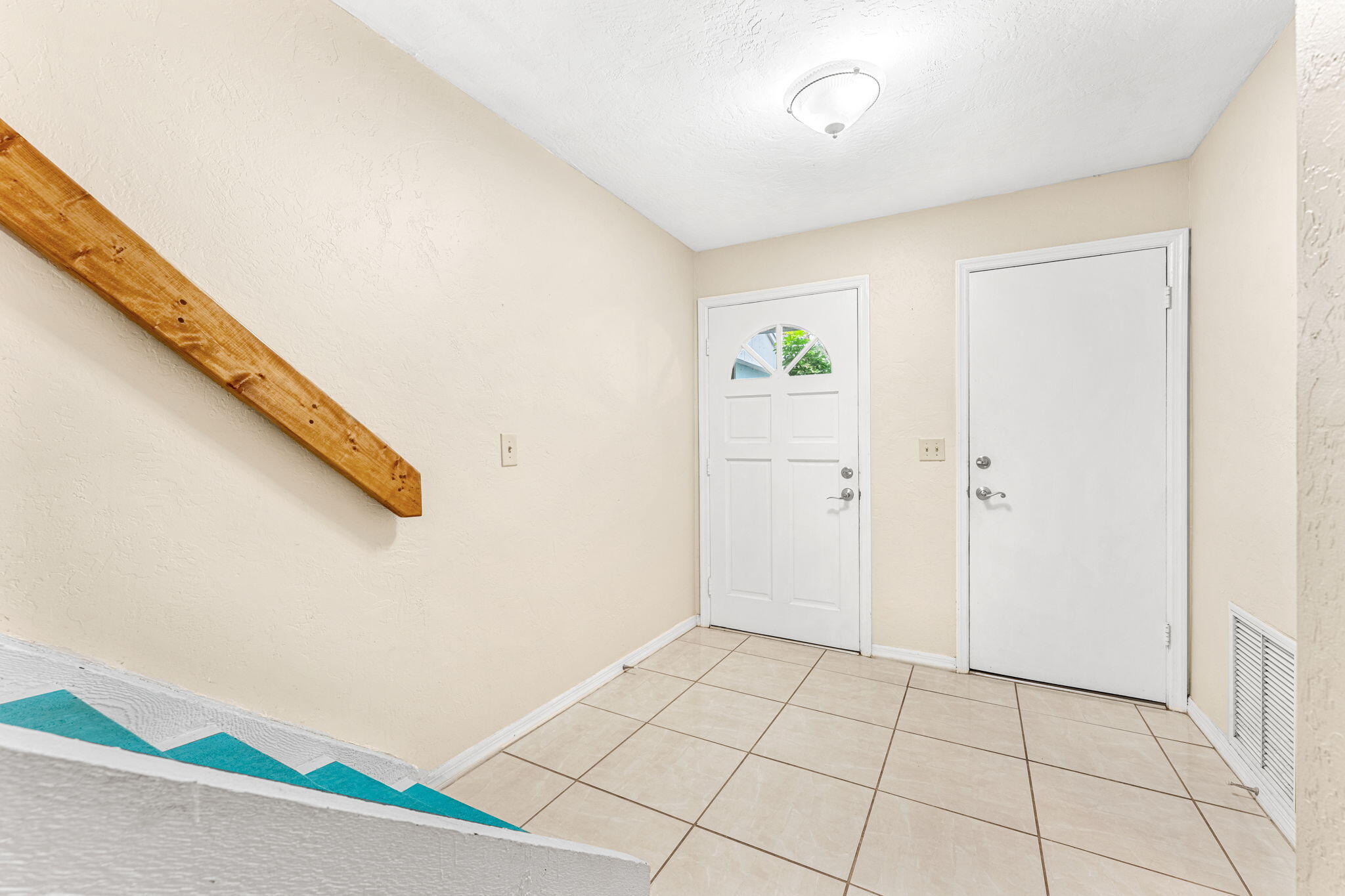 3 Cove Road, Unit 3 Melbourne Beach, FL 32951 - Photo 5 of 40 9-web-or-mls-DSC04172-HDR