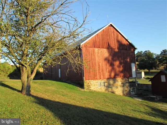 448 Myers Road Red Lion, PA 17356 - Photo 3 of 27