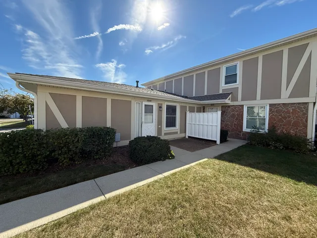 $1,995 | 1068 Glouchester Harbor, Unit 1068, Schaumburg, IL 60193