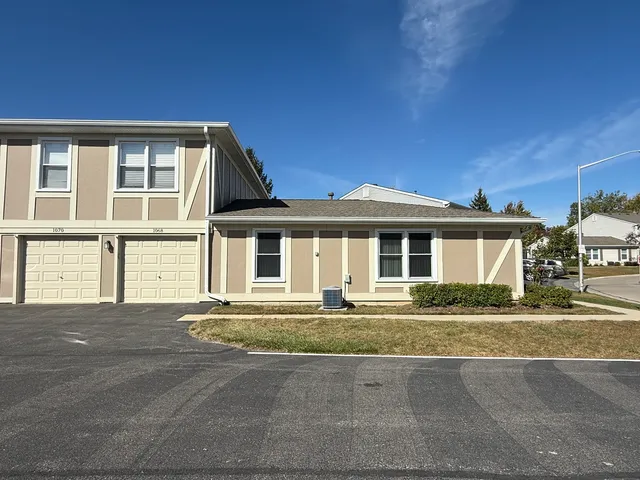 $1,995 | 1068 Glouchester Harbor, Unit 1068, Schaumburg, IL 60193