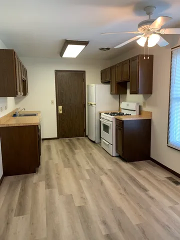 $1,995 | 1068 Glouchester Harbor, Unit 1068, Schaumburg, IL 60193