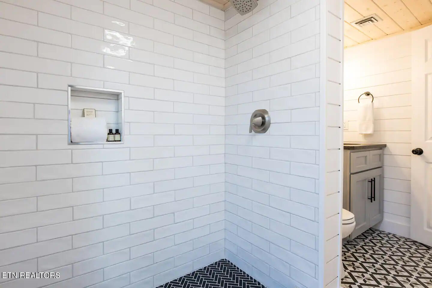 3710 Weber Road, Unit 102A Gatlinburg, TN 37738 - Photo 17 of 30 aa0d76e2-c24f-4534-8f58-be3b34674986