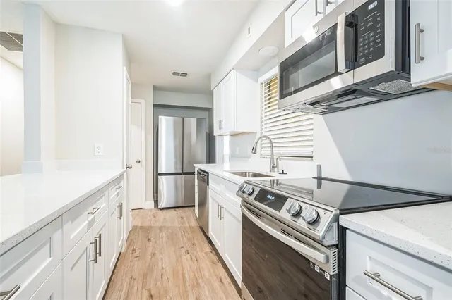 $274,900 | 1811 Queen Palm Drive, Edgewater, FL 32132