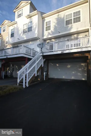 $3,150 | 104 Elmcroft Boulevard, Rockville, MD 20850