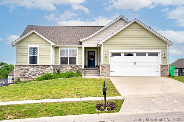 $389,900 | 5006 Oakhill Lane, Georgetown, IN 47122