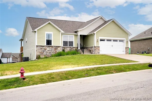 $389,900 | 5006 Oakhill Lane, Georgetown, IN 47122