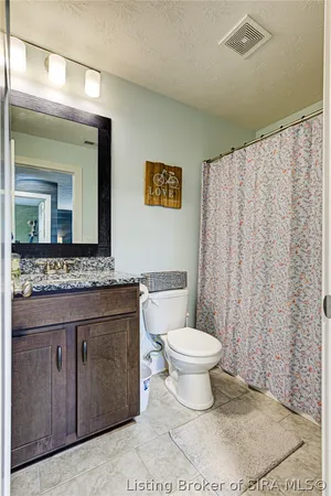 $389,900 | 5006 Oakhill Lane, Georgetown, IN 47122