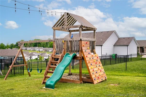 $389,900 | 5006 Oakhill Lane, Georgetown, IN 47122