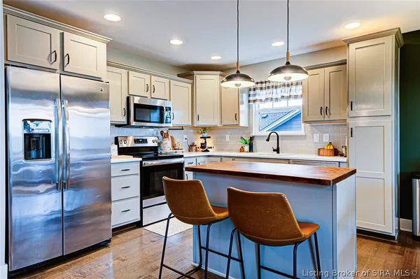 $389,900 | 5006 Oakhill Lane, Georgetown, IN 47122