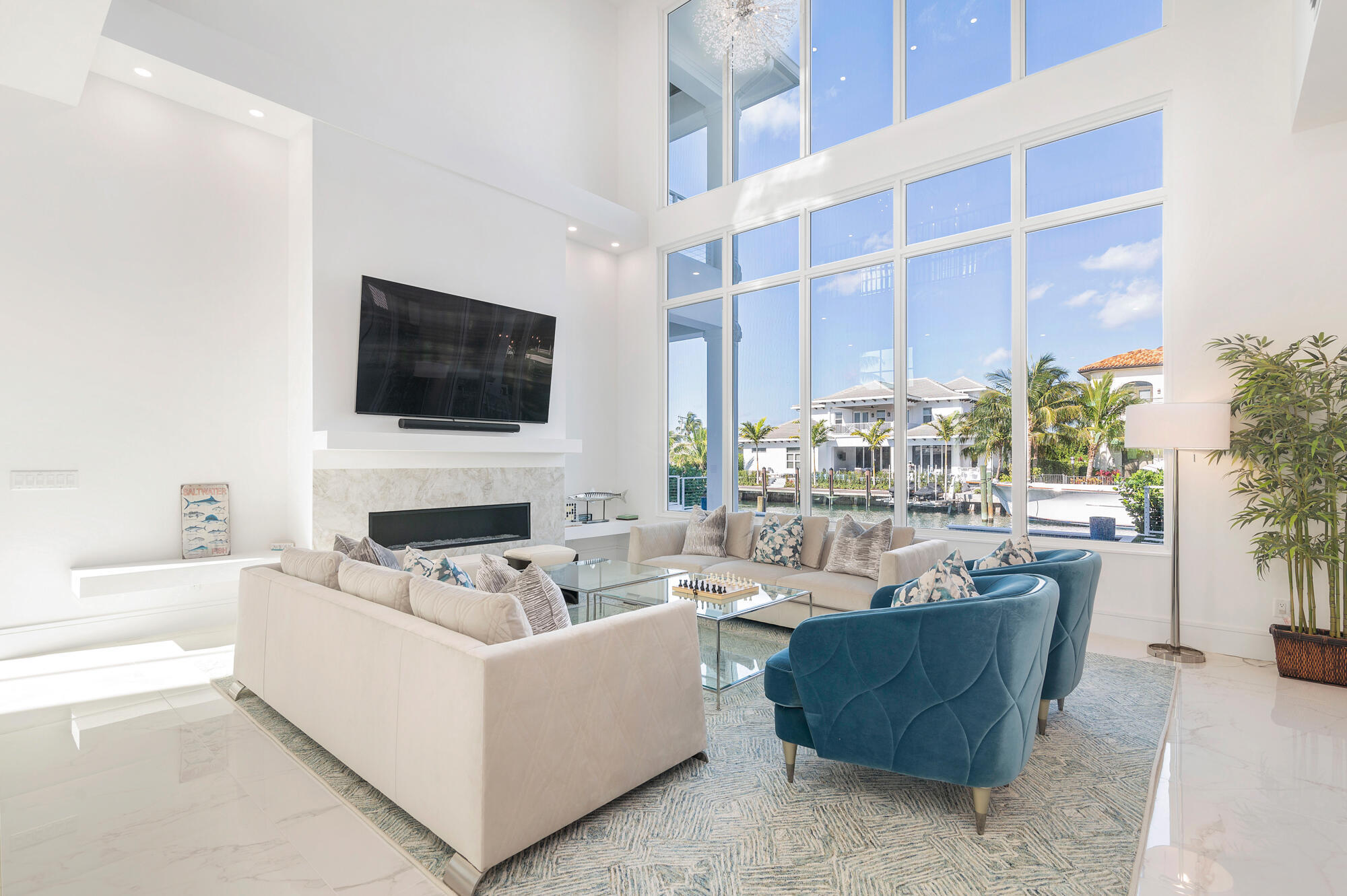 1180 Bimini Lane Singer Island, FL 33404 - Photo 6 of 32 Living Room