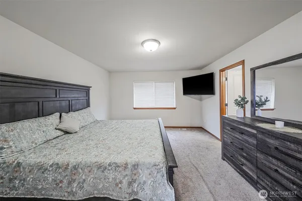 $839,950 | 29524 63rd Court South, Auburn, WA 98001